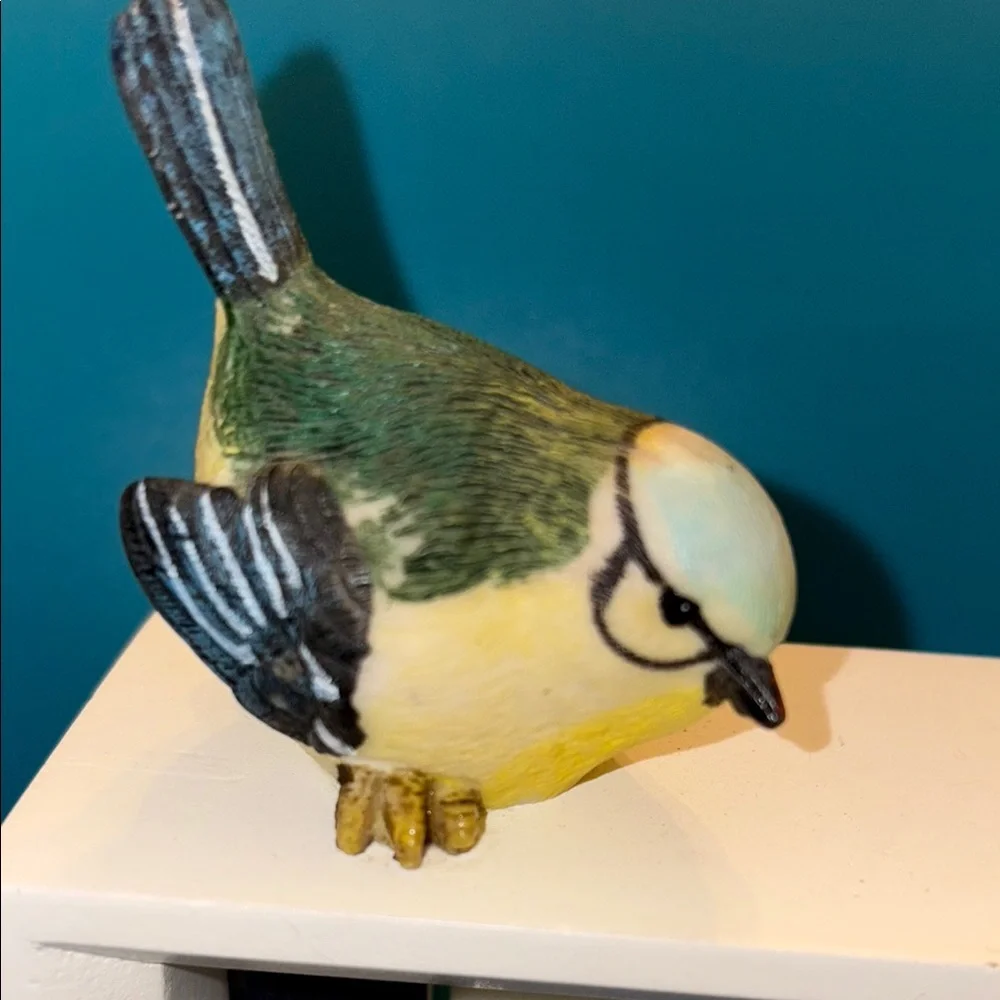 Marjolein Bastin Hallmark Stained Glass Wall/ table Clock with Bird Accent